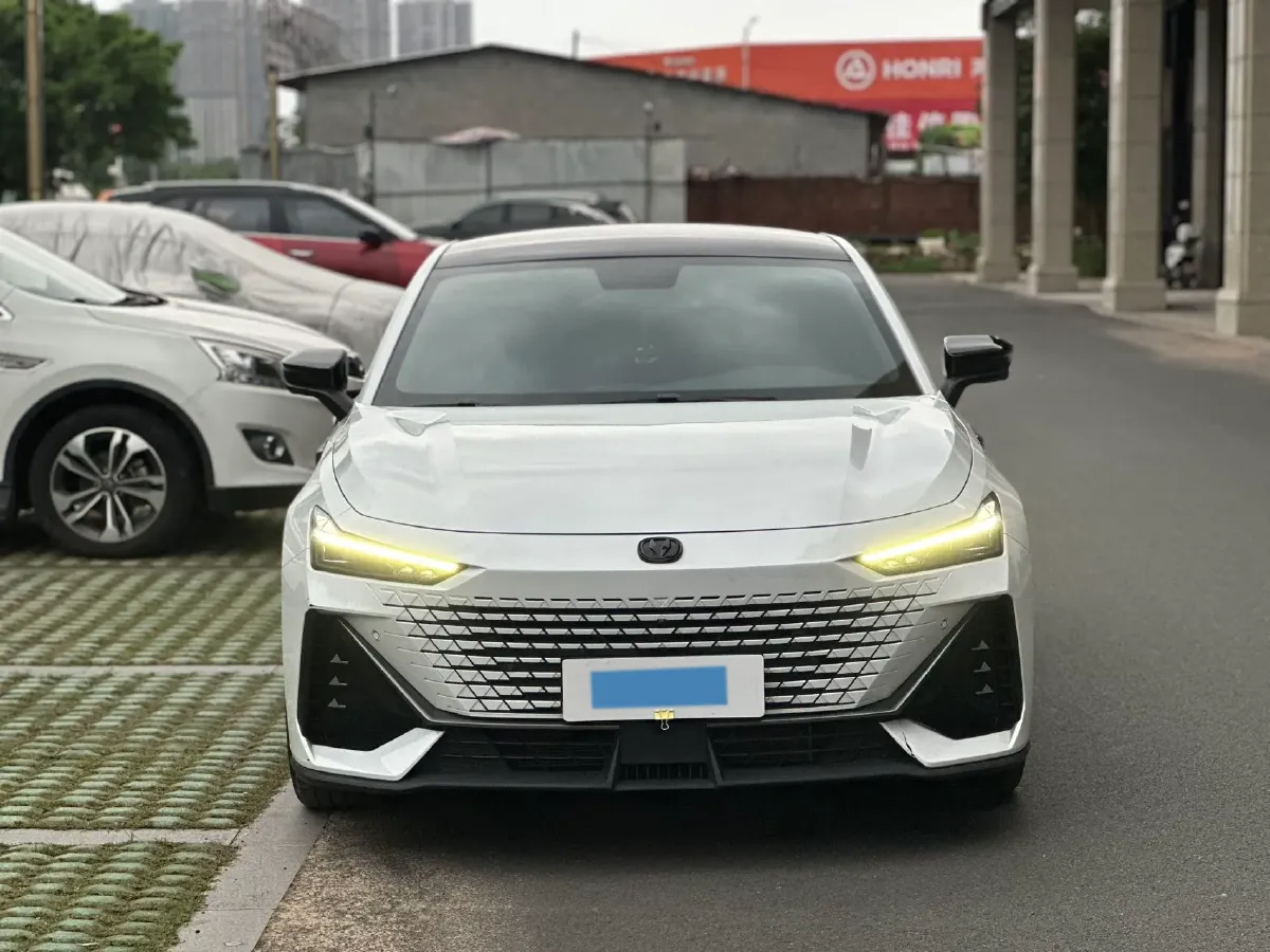2022 ChangAn UNI-V 1.5T 188HP L4 7DCT,autocango,china used car exporter,china ev exporter,chinese used car exporter,chinese used ev exporter