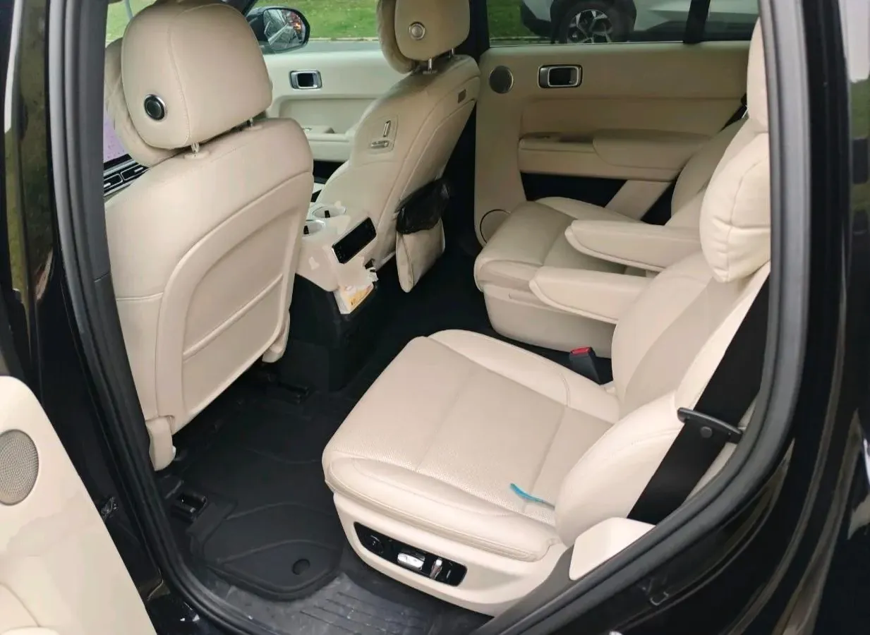 2024 Volvo S60 2.0T 197HP L4 7DCT,autocango,china used car exporter,china ev exporter,chinese used car exporter,chinese used ev exporter