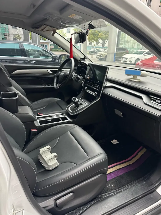 2021 Haval M6 1.5T 150HP L4 7DCT,autocango,china used car exporter,china ev exporter,chinese used car exporter,chinese used ev exporter