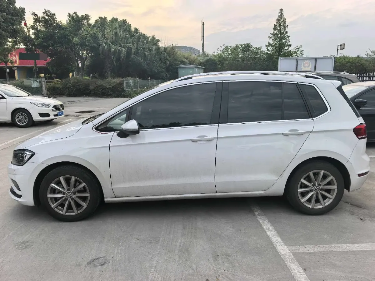 2019 Volkswagen Golf Sportsvan 1.4T 150HP L4 7DCT,autocango,china used car exporter,china ev exporter,chinese used car exporter,chinese used ev exporter