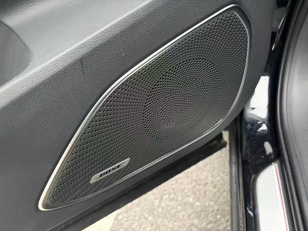 2025 HongQi HS5 2.0T 252HP L4 8AT,autocango,china used car exporter,china ev exporter,chinese used car exporter,chinese used ev exporter