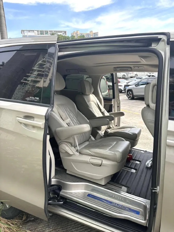 2018 Buick GL8 2.0T 260HP L4 6AT,autocango,china used car exporter,china ev exporter,chinese used car exporter,chinese used ev exporter