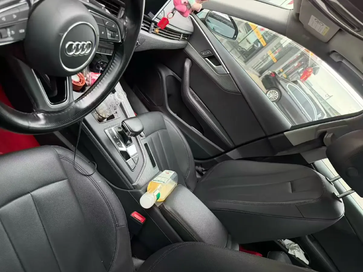 2020 Audi A4L 2.0T 190HP L4 7DCT,autocango,china used car exporter,china ev exporter,chinese used car exporter,chinese used ev exporter