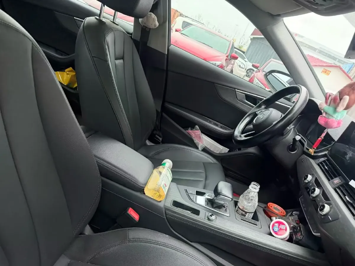 2020 Audi A4L 2.0T 190HP L4 7DCT,autocango,china used car exporter,china ev exporter,chinese used car exporter,chinese used ev exporter