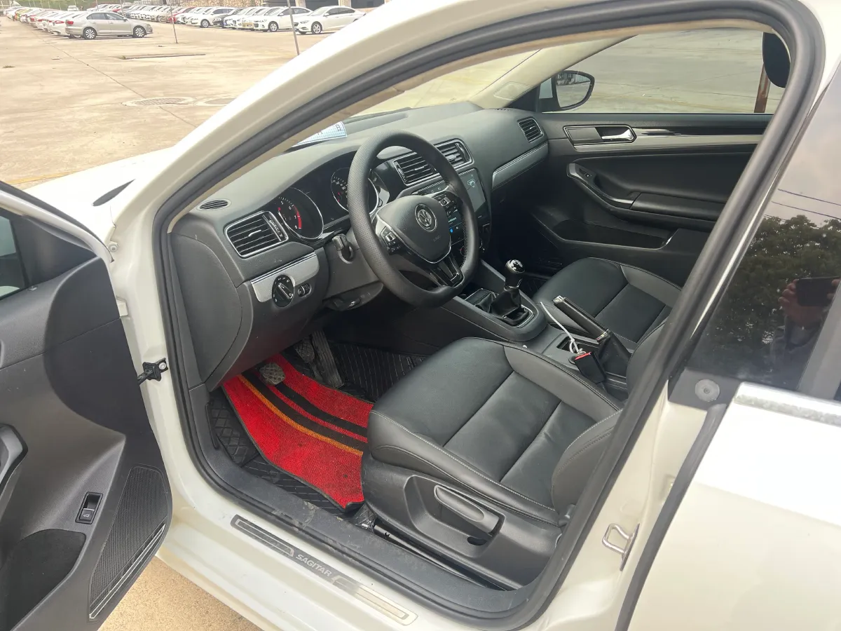 2017 Volkswagen Sagitar 1.6L 110HP L4 5MT,autocango,china used car exporter,china ev exporter,chinese used car exporter,chinese used ev exporter