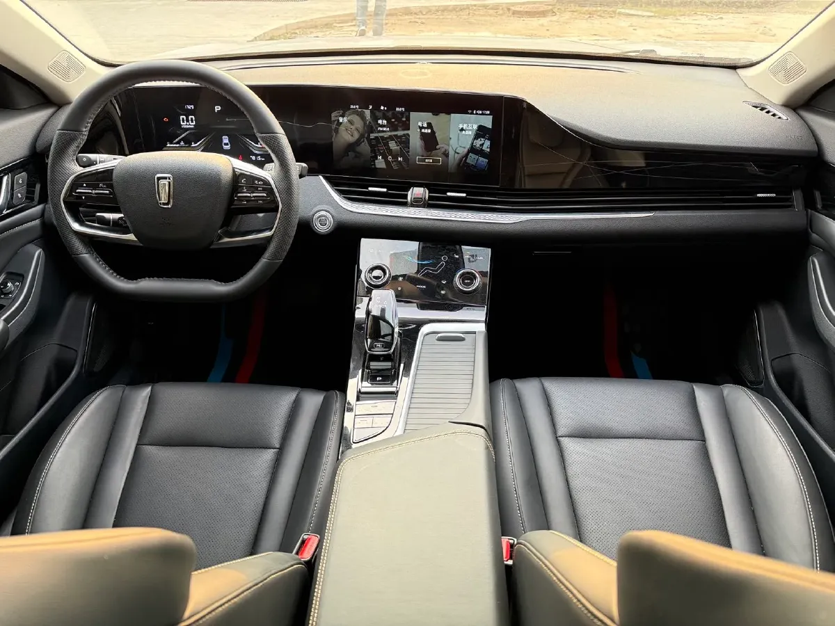 2023 Bestune B70 1.5T 169HP L4 7DCT,autocango,china used car exporter,china ev exporter,chinese used car exporter,chinese used ev exporter