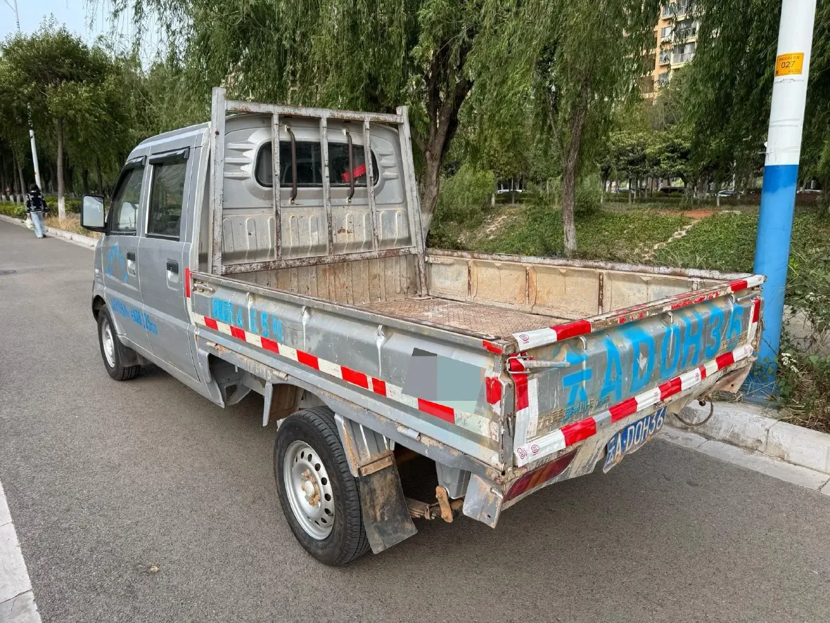 2015 WuLing RongGuang V 1.5L 112HP L4 5MT,autocango,china used car exporter,china ev exporter,chinese used car exporter,chinese used ev exporter