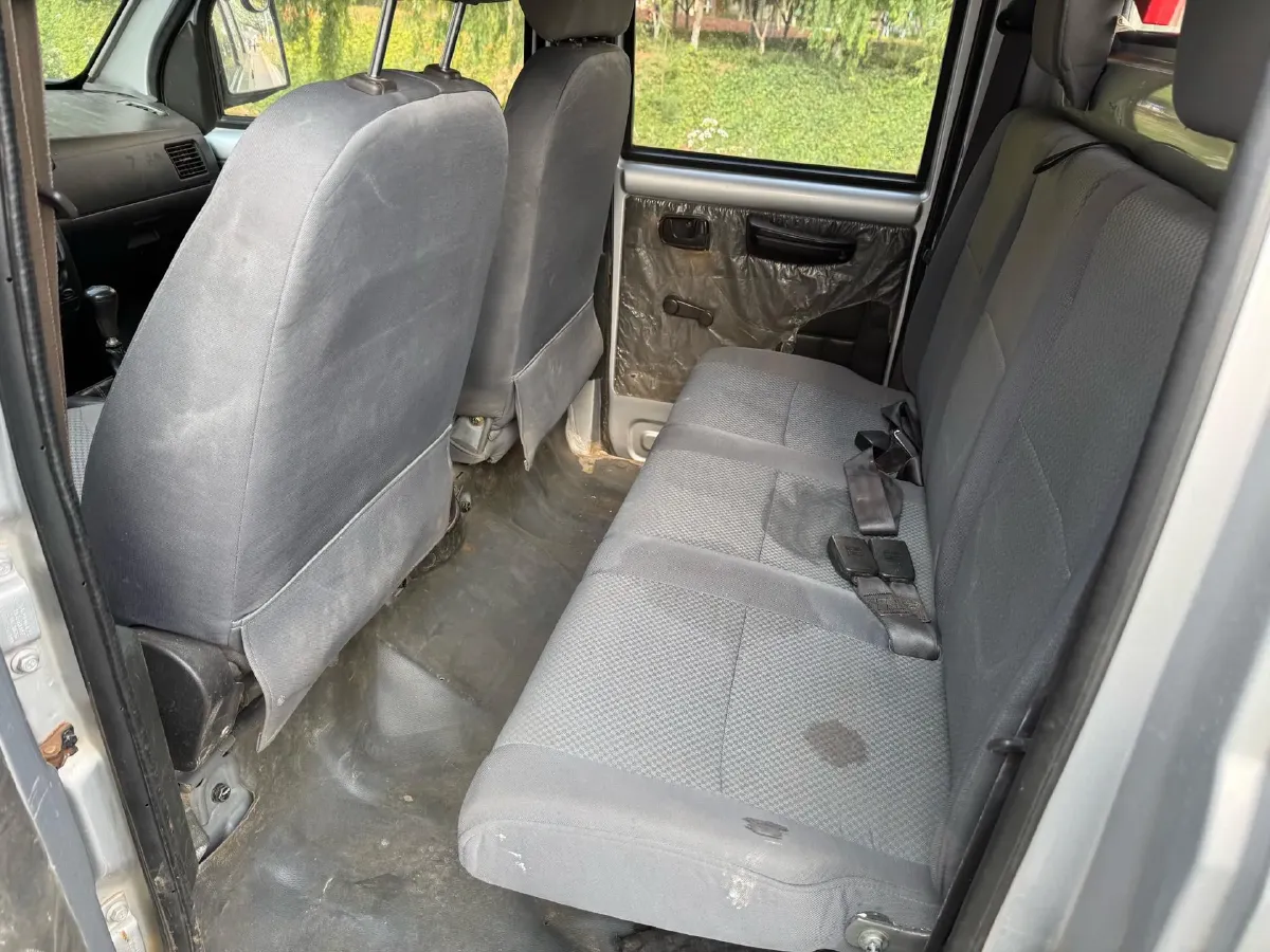 2015 WuLing RongGuang V 1.5L 112HP L4 5MT,autocango,china used car exporter,china ev exporter,chinese used car exporter,chinese used ev exporter