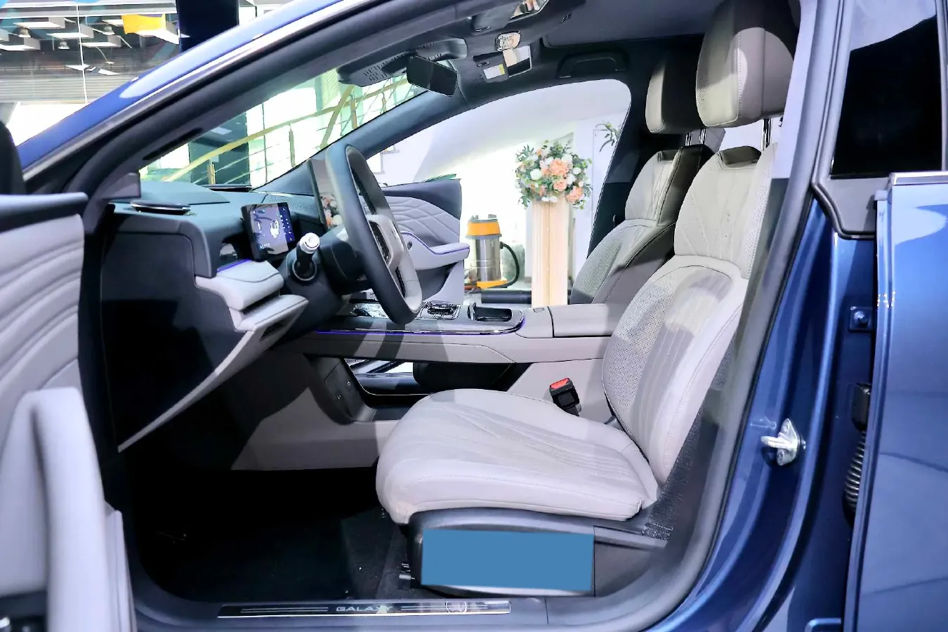 2025 Geely Galaxy Starshine 8 1.5L 112HP L4 1DHT PHEV,autocango,china used car exporter,china ev exporter,chinese used car exporter,chinese used ev exporter