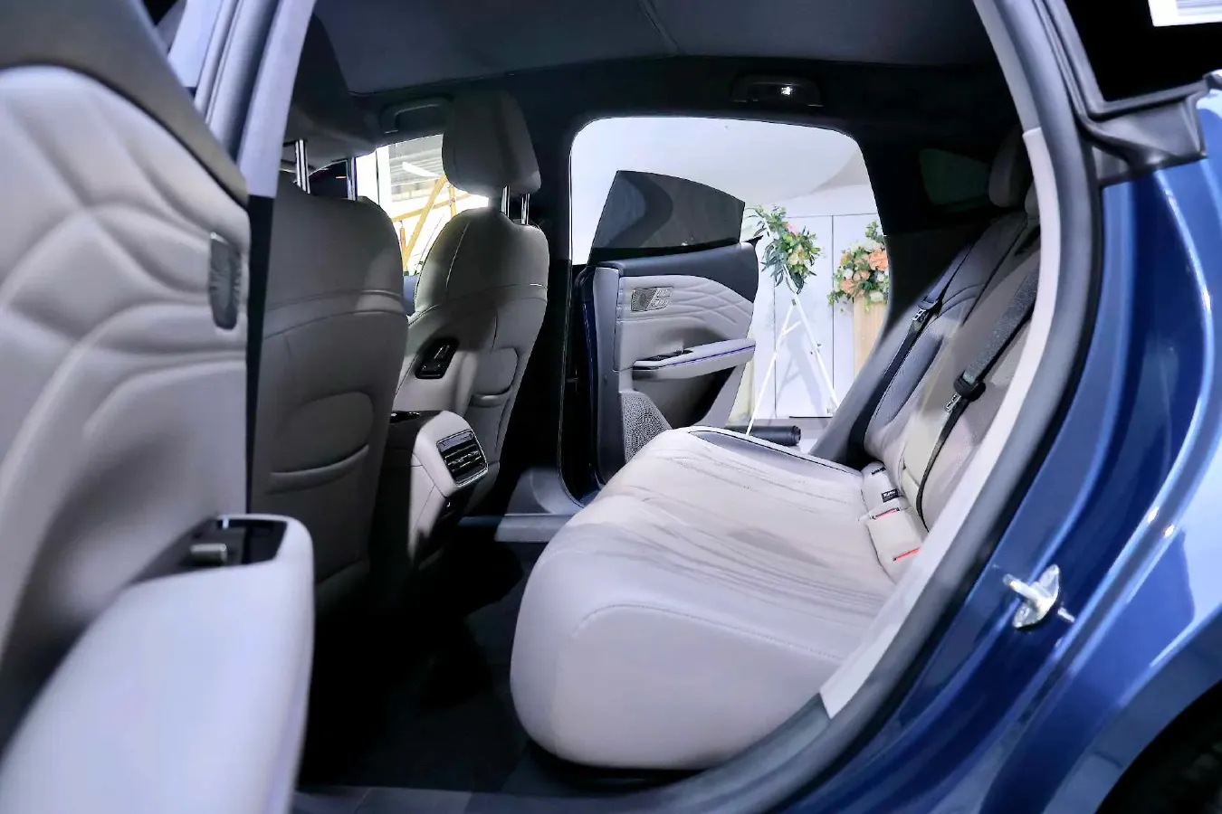 2025 Geely Galaxy Starshine 8 1.5L 112HP L4 1DHT PHEV,autocango,china used car exporter,china ev exporter,chinese used car exporter,chinese used ev exporter