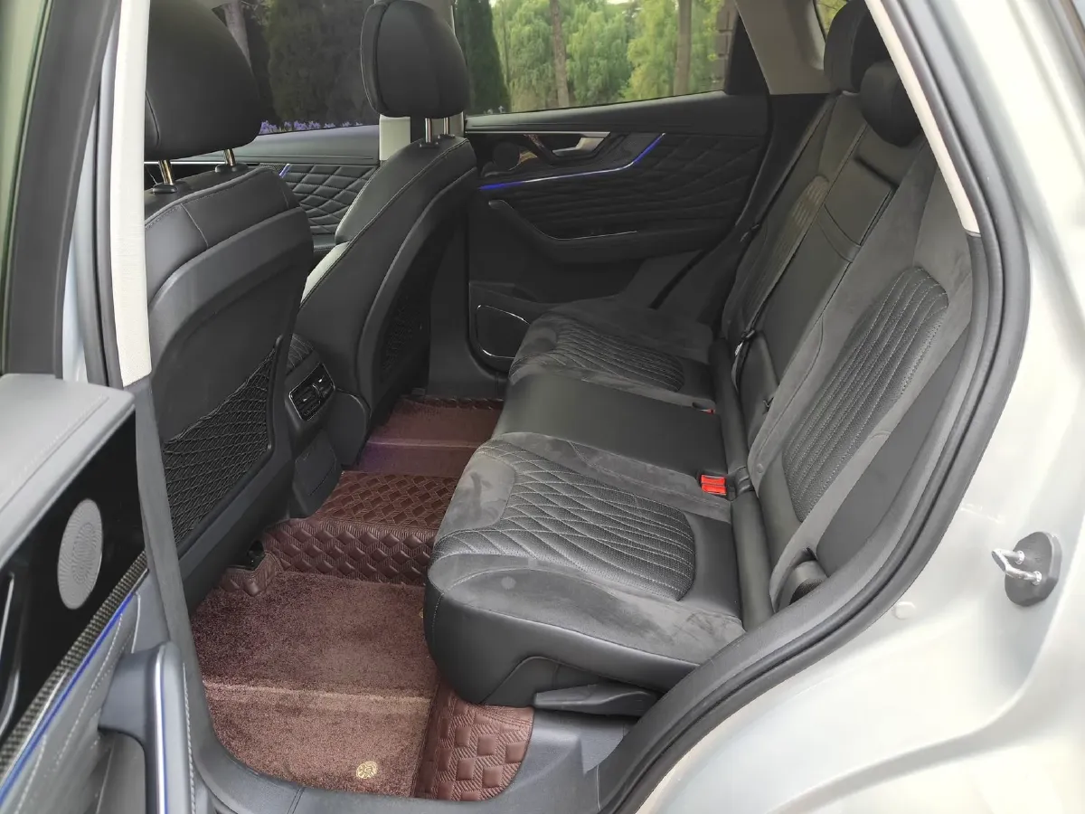 2022 HongQi HS5 2.0T 224HP L4 6AT,autocango,china used car exporter,china ev exporter,chinese used car exporter,chinese used ev exporter