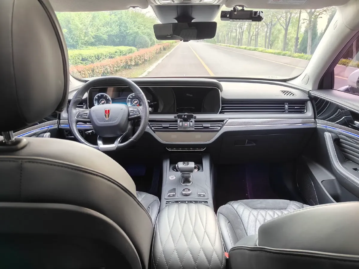 2022 HongQi HS5 2.0T 224HP L4 6AT,autocango,china used car exporter,china ev exporter,chinese used car exporter,chinese used ev exporter