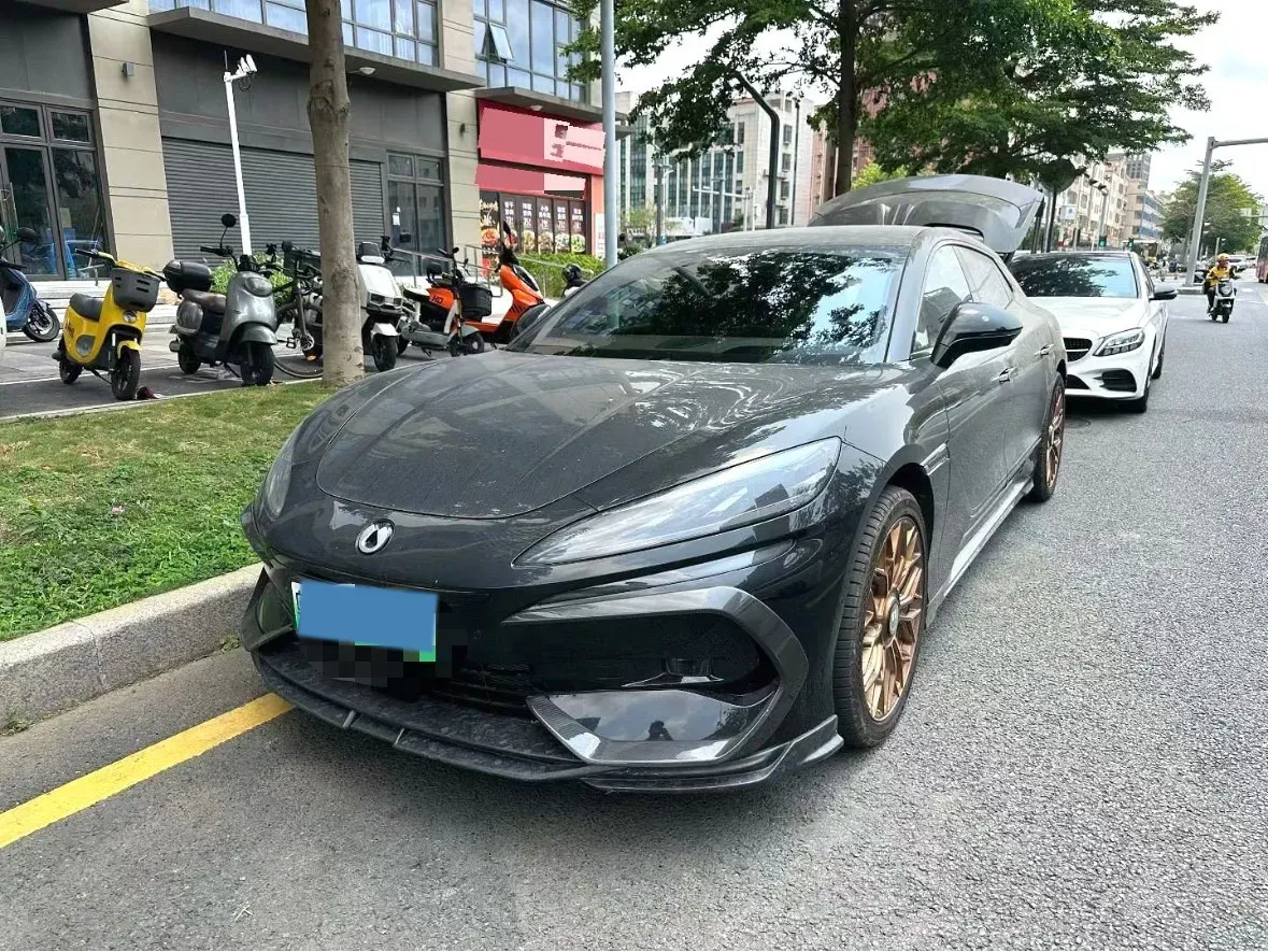2024 Denza DenzaZ9GT 2.0T 207HP L4 E-CVT PHEV 38.5KWH,autocango,china used car exporter,china ev exporter,chinese used car exporter,chinese used ev exporter