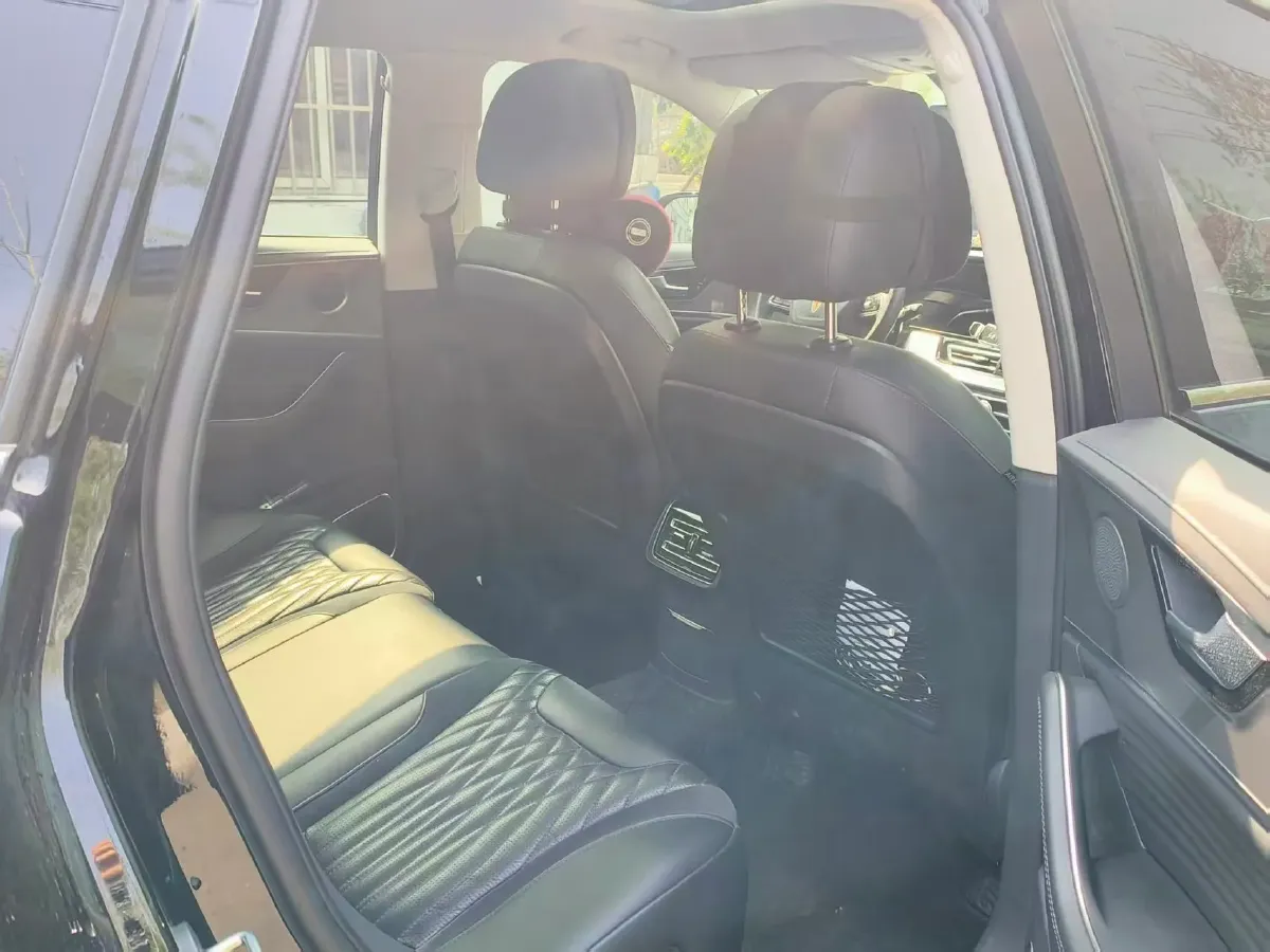 2023 HongQi HS5 2.0T 252HP L4 8AT,autocango,china used car exporter,china ev exporter,chinese used car exporter,chinese used ev exporter