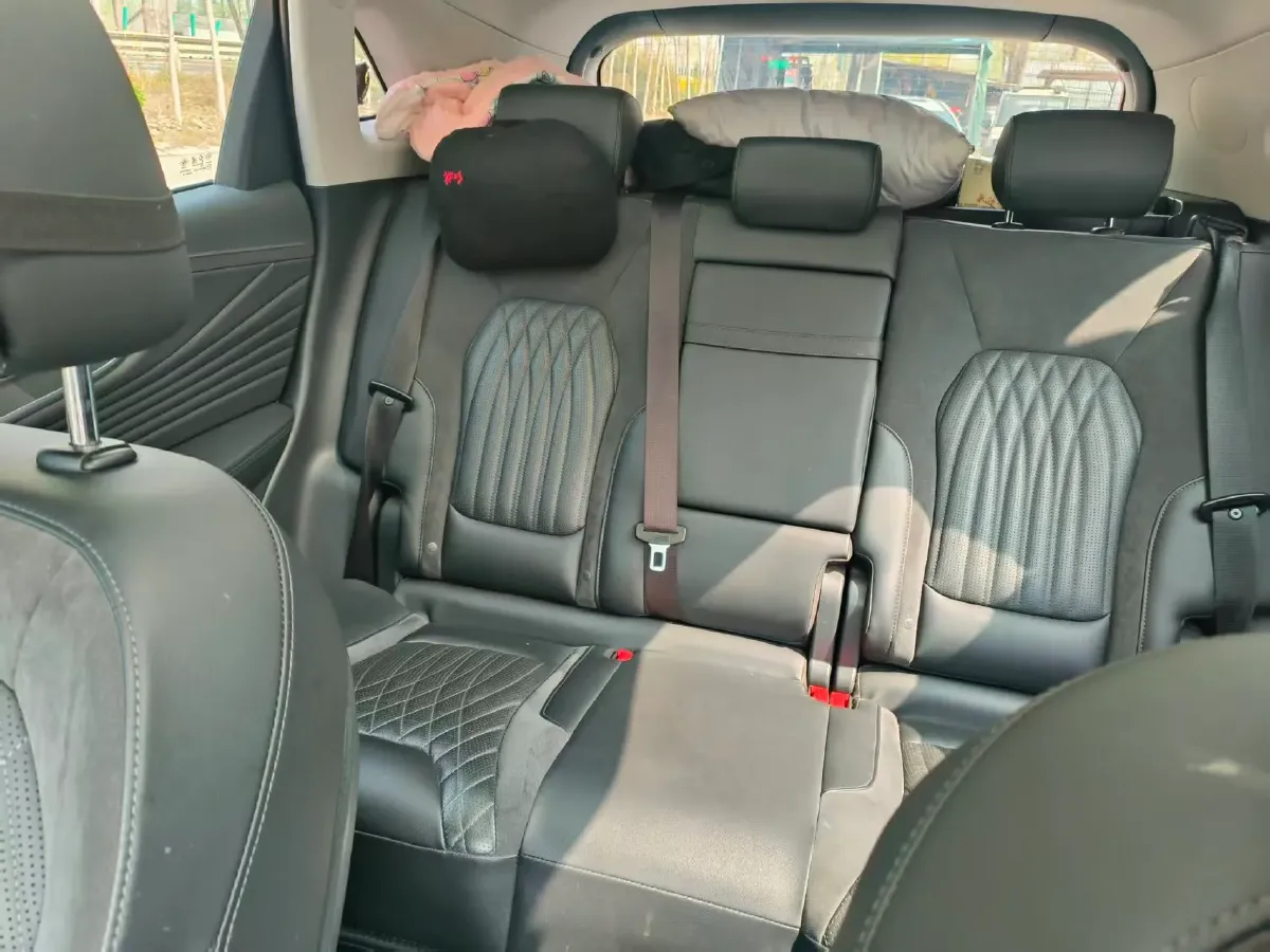 2023 HongQi HS5 2.0T 252HP L4 8AT,autocango,china used car exporter,china ev exporter,chinese used car exporter,chinese used ev exporter