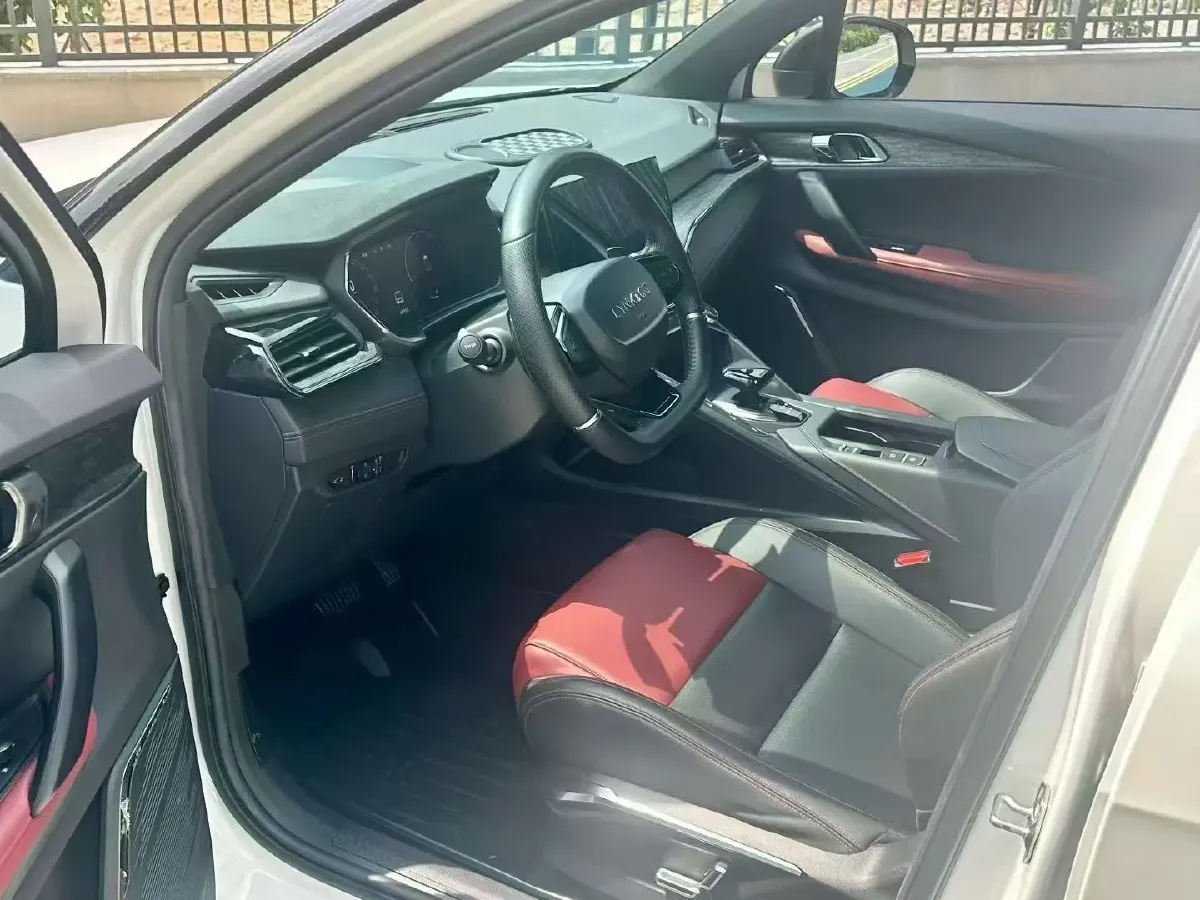 2020 LYNK&CO 06 1.5T 177HP L3 7DCT,autocango,china used car exporter,china ev exporter,chinese used car exporter,chinese used ev exporter