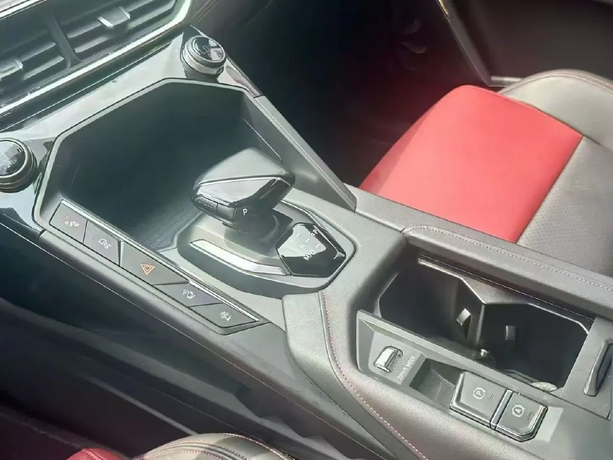 2020 LYNK&CO 06 1.5T 177HP L3 7DCT,autocango,china used car exporter,china ev exporter,chinese used car exporter,chinese used ev exporter