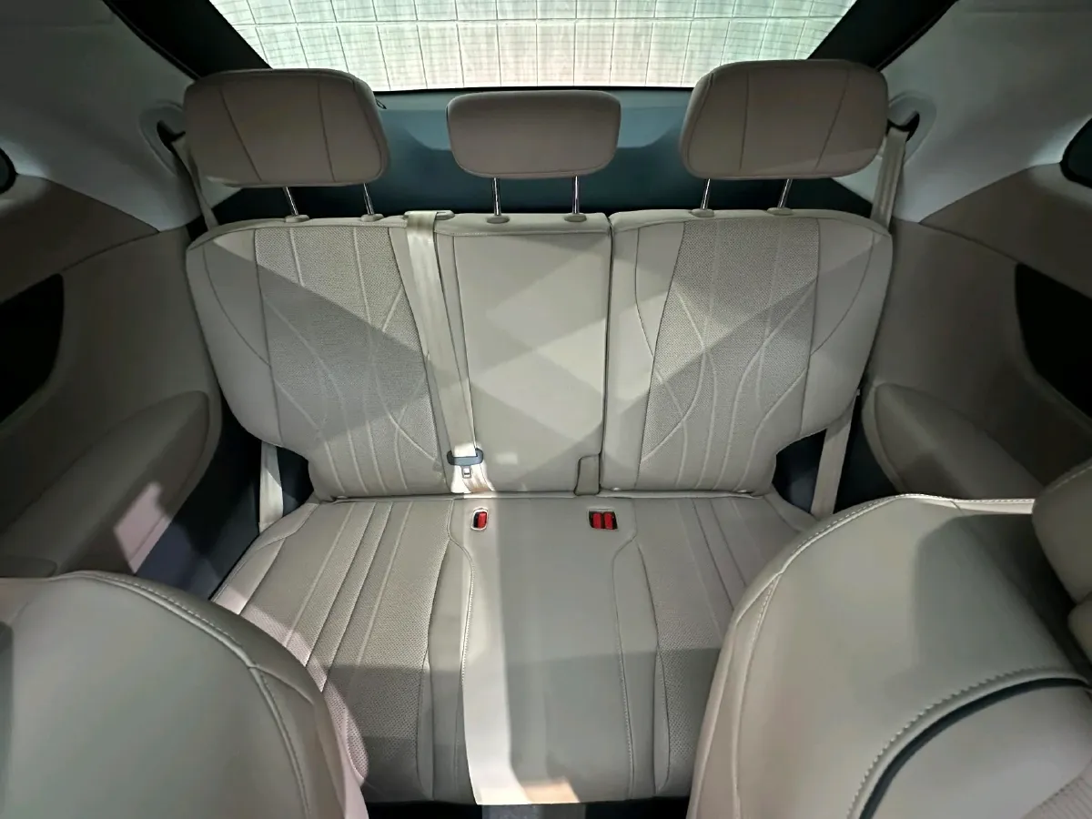 2025 Xpeng X9 BEV,autocango,china used car exporter,china ev exporter,chinese used car exporter,chinese used ev exporter