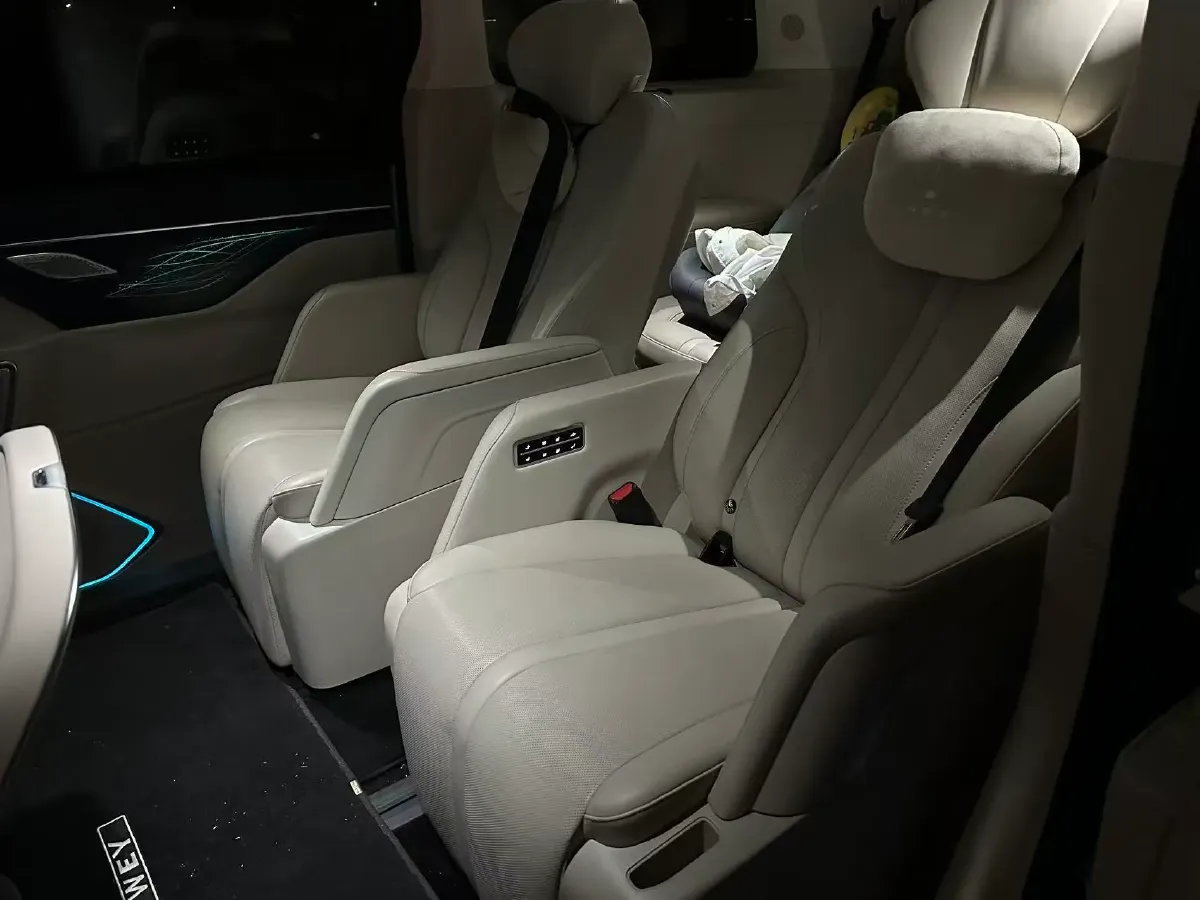 2024 Voyah ZhuiGuang 1.5T 136HP L4 PHEV 43KWH,autocango,china used car exporter,china ev exporter,chinese used car exporter,chinese used ev exporter