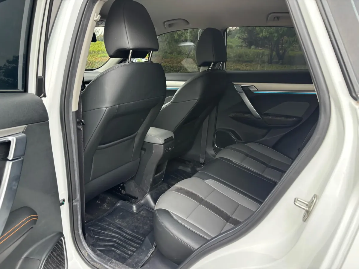 2024 Geely Coolray 1.5T 181HP L4 7DCT,autocango,china used car exporter,china ev exporter,chinese used car exporter,chinese used ev exporter