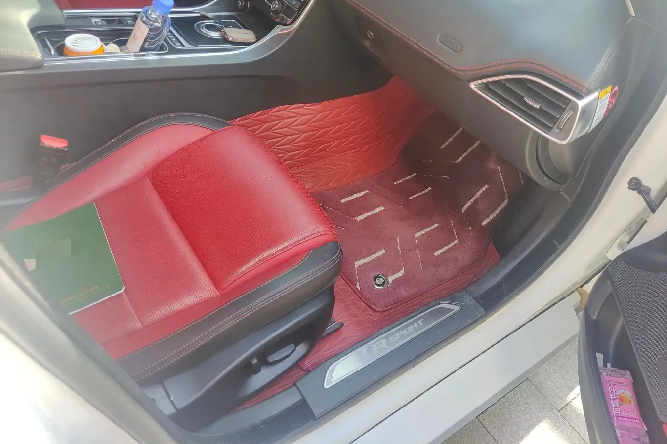 2018 Jaguar XE 2.0T 300HP L4 8AT,autocango,china used car exporter,china ev exporter,chinese used car exporter,chinese used ev exporter