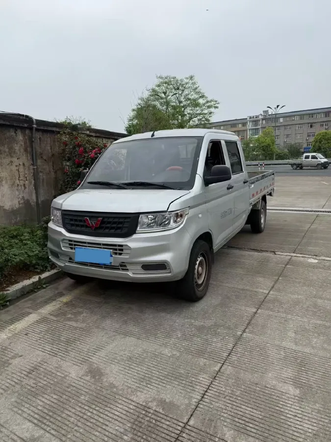 2021 NLM Motor QiTeng M70 1.5L 122HP L4 5MT,autocango,china used car exporter,china ev exporter,chinese used car exporter,chinese used ev exporter