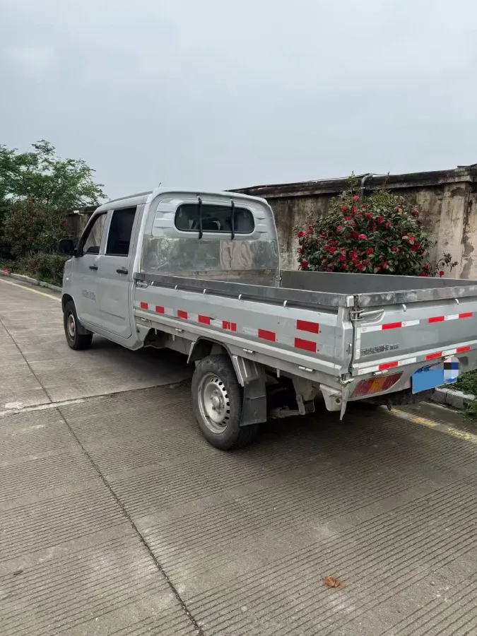 2021 NLM Motor QiTeng M70 1.5L 122HP L4 5MT,autocango,china used car exporter,china ev exporter,chinese used car exporter,chinese used ev exporter