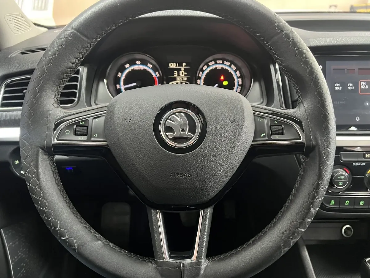 2023 Skoda Kamiq 1.5L 112HP L4 6AT,autocango,china used car exporter,china ev exporter,chinese used car exporter,chinese used ev exporter