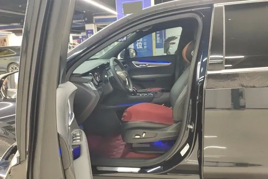 2022 Cadillac XT6 2.0T 237HP L4 9AT,autocango,china used car exporter,china ev exporter,chinese used car exporter,chinese used ev exporter