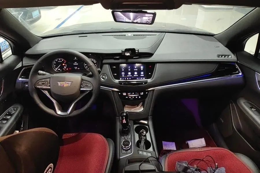 2022 Cadillac XT6 2.0T 237HP L4 9AT,autocango,china used car exporter,china ev exporter,chinese used car exporter,chinese used ev exporter