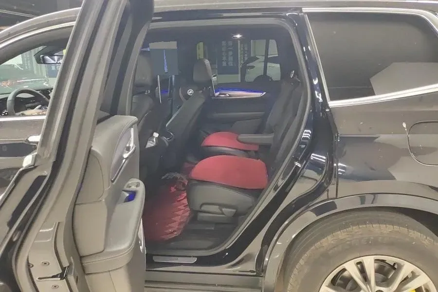 2022 Cadillac XT6 2.0T 237HP L4 9AT,autocango,china used car exporter,china ev exporter,chinese used car exporter,chinese used ev exporter