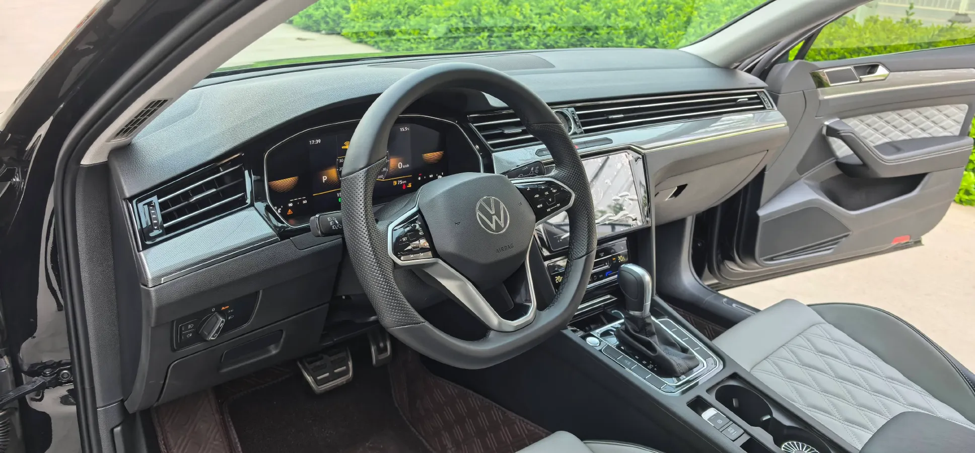 2025 Volkswagen Magotan 1.4T 150HP L4 7DCT,autocango,china used car exporter,china ev exporter,chinese used car exporter,chinese used ev exporter