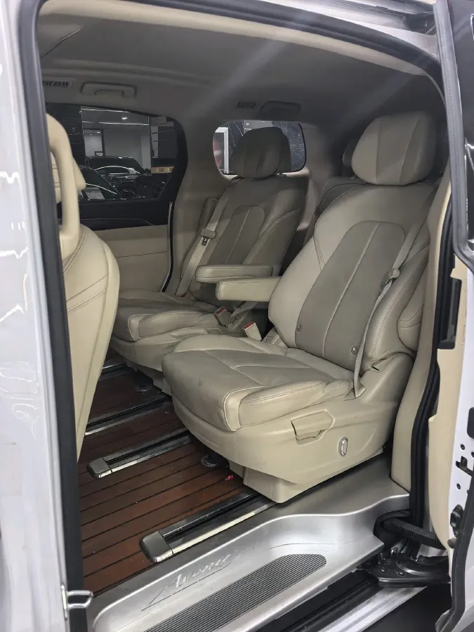 2022 Buick GL8 2.0T 237HP L4 9AT,autocango,china used car exporter,china ev exporter,chinese used car exporter,chinese used ev exporter