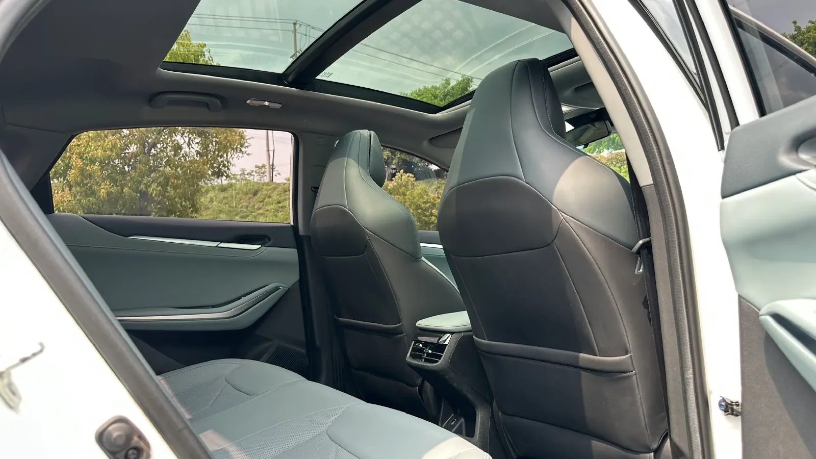 2023 ChangAn Raeton Plus 1.5T 188HP L4 7DCT,autocango,china used car exporter,china ev exporter,chinese used car exporter,chinese used ev exporter