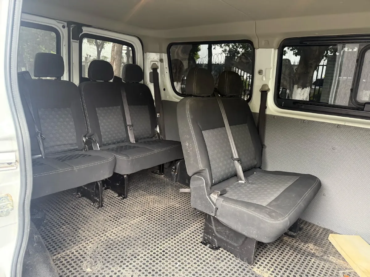 2021 MAXUS XinTu V80 2.0T 139HP L4 6MT,autocango,china used car exporter,china ev exporter,chinese used car exporter,chinese used ev exporter