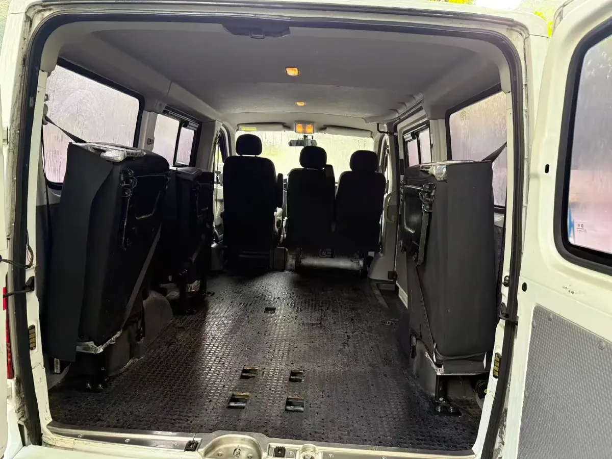 2021 MAXUS XinTu V80 2.0T 139HP L4 6MT,autocango,china used car exporter,china ev exporter,chinese used car exporter,chinese used ev exporter