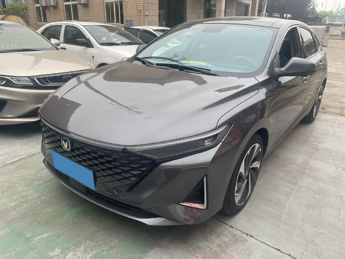 2023 ChangAn Raeton Plus 1.5T 188HP L4 7DCT,autocango,china used car exporter,china ev exporter,chinese used car exporter,chinese used ev exporter
