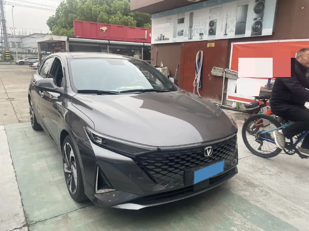 2023 ChangAn Raeton Plus 1.5T 188HP L4 7DCT,autocango,china used car exporter,china ev exporter,chinese used car exporter,chinese used ev exporter