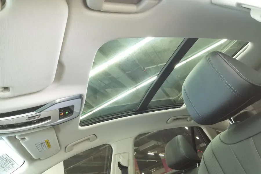 2025 HongQi H5 1.5T 169HP L4 1DHT Hybrid,autocango,china used car exporter,china ev exporter,chinese used car exporter,chinese used ev exporter