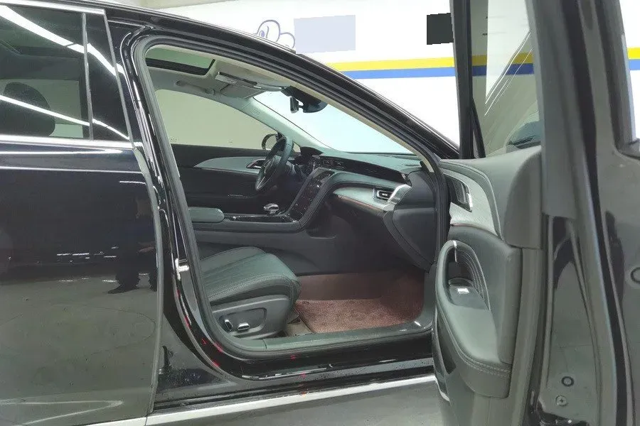 2025 HongQi H5 1.5T 169HP L4 1DHT Hybrid,autocango,china used car exporter,china ev exporter,chinese used car exporter,chinese used ev exporter