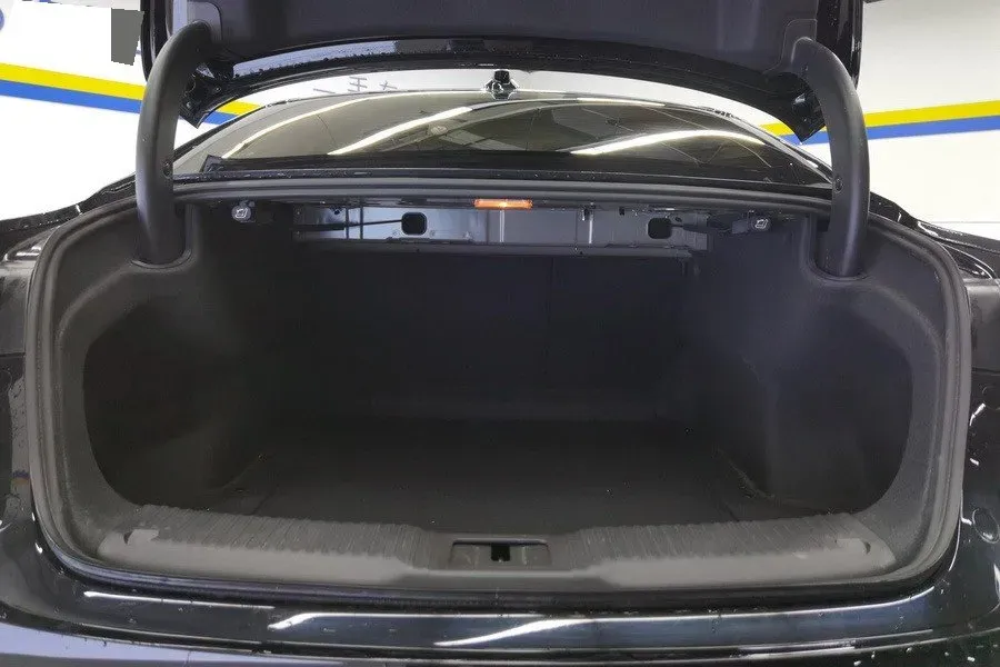 2025 HongQi H5 1.5T 169HP L4 1DHT Hybrid,autocango,china used car exporter,china ev exporter,chinese used car exporter,chinese used ev exporter