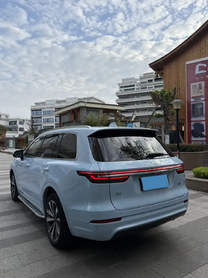 2020 Li ONE Range Extended 131HP REEV 40.5KWH,autocango,china used car exporter,china ev exporter,chinese used car exporter,chinese used ev exporter