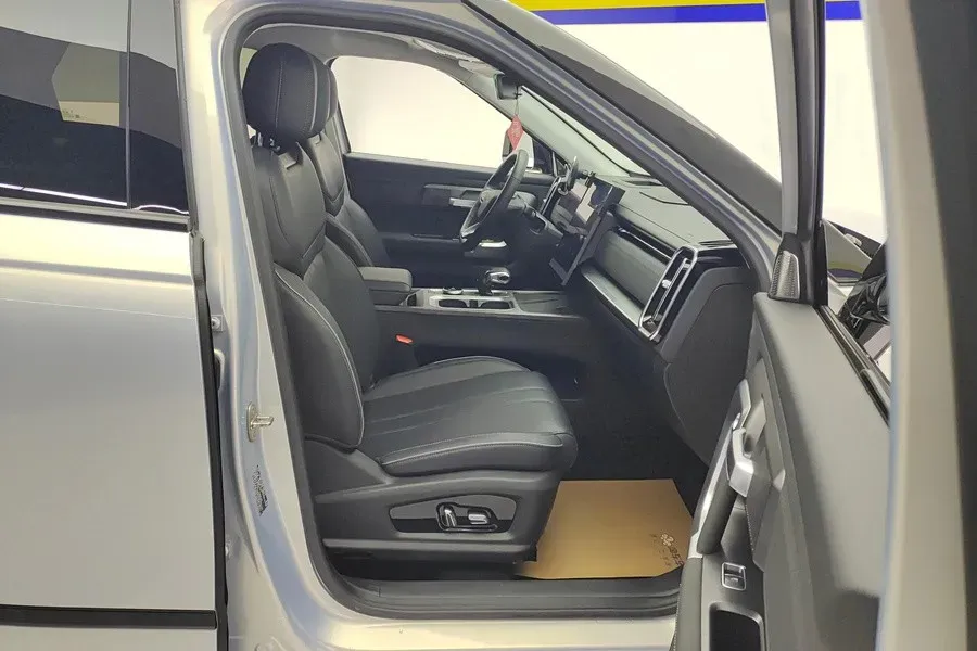 2023 Chery Exploration 06 1.6T 197HP L4 7DCT,autocango,china used car exporter,china ev exporter,chinese used car exporter,chinese used ev exporter