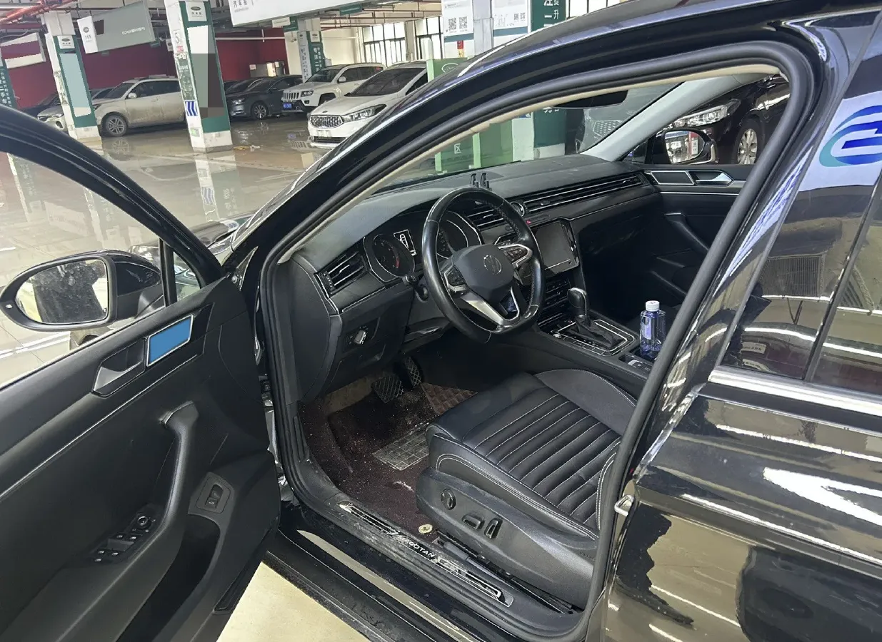 2020 Volkswagen Magotan 2.0T 186HP L4 7DCT,autocango,china used car exporter,china ev exporter,chinese used car exporter,chinese used ev exporter