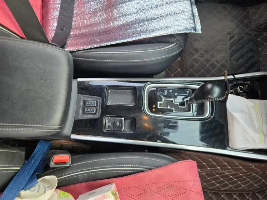 2021 Mitsubishi Outlander 2.0L 166HP L4 CVT,autocango,china used car exporter,china ev exporter,chinese used car exporter,chinese used ev exporter