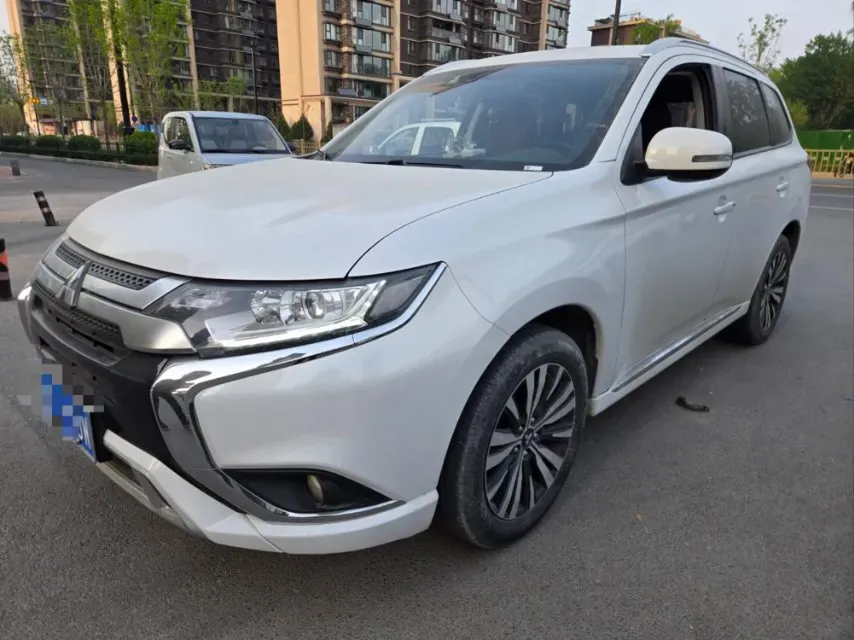 2021 Mitsubishi Outlander 2.0L 166HP L4 CVT,autocango,china used car exporter,china ev exporter,chinese used car exporter,chinese used ev exporter