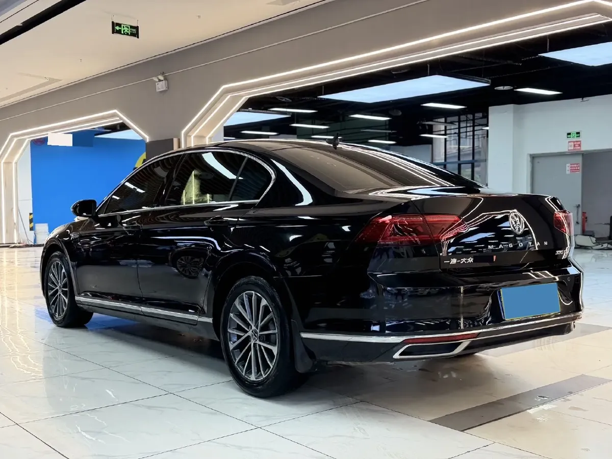 2020 Volkswagen Magotan 2.0T 186HP L4 7DCT,autocango,china used car exporter,china ev exporter,chinese used car exporter,chinese used ev exporter