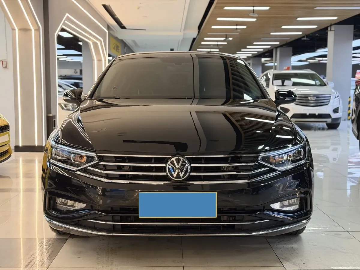 2020 Volkswagen Magotan 2.0T 186HP L4 7DCT,autocango,china used car exporter,china ev exporter,chinese used car exporter,chinese used ev exporter