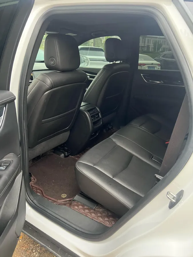 2022 Cadillac XT5 2.0T 237HP L4 9AT,autocango,china used car exporter,china ev exporter,chinese used car exporter,chinese used ev exporter