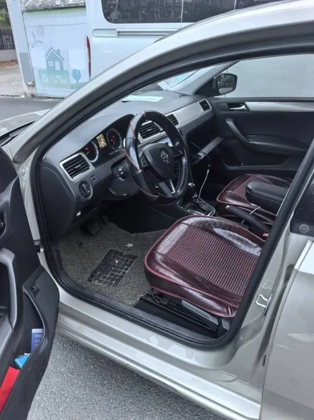 2019 SWM G01 1.5T 156HP L4 6AT,autocango,china used car exporter,china ev exporter,chinese used car exporter,chinese used ev exporter